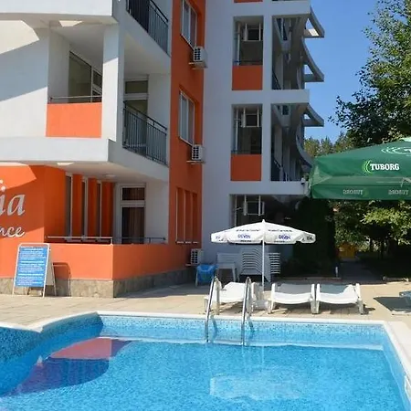 Abelia Regina * Słoneczny Brzeg