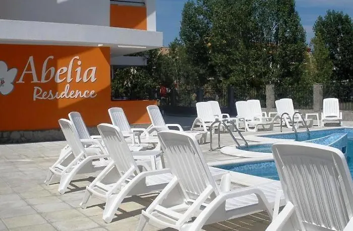 Abelia Regina סאני ביץ'