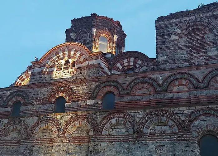 Abelia Regina Apartment